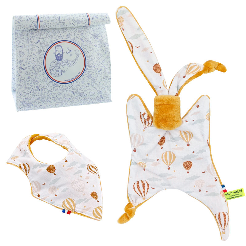 Coffret de naissance doudou et bavoir Montgolfière. Original et fabriqué en France. Marque Nin-Nin