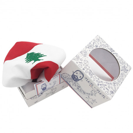 Cube doudou Le Libanais. Cadeau de naissance original personnalisable et made in France.