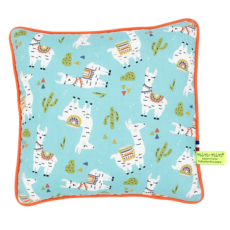 Coussin lama. Cadeau de naissance original personnalisable et made in France. Coussin lama. Cadeau de naissance original personnalisable et made in France.