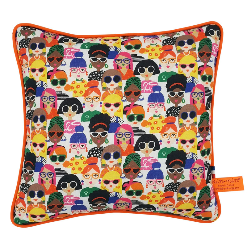 Coussin Madame. Cadeau de naissance original personnalisable et made in France. Doudou Nin-Nin Coussin Madame. Cadeau de naissance original personnalisable et made in France. Doudou Nin-Nin