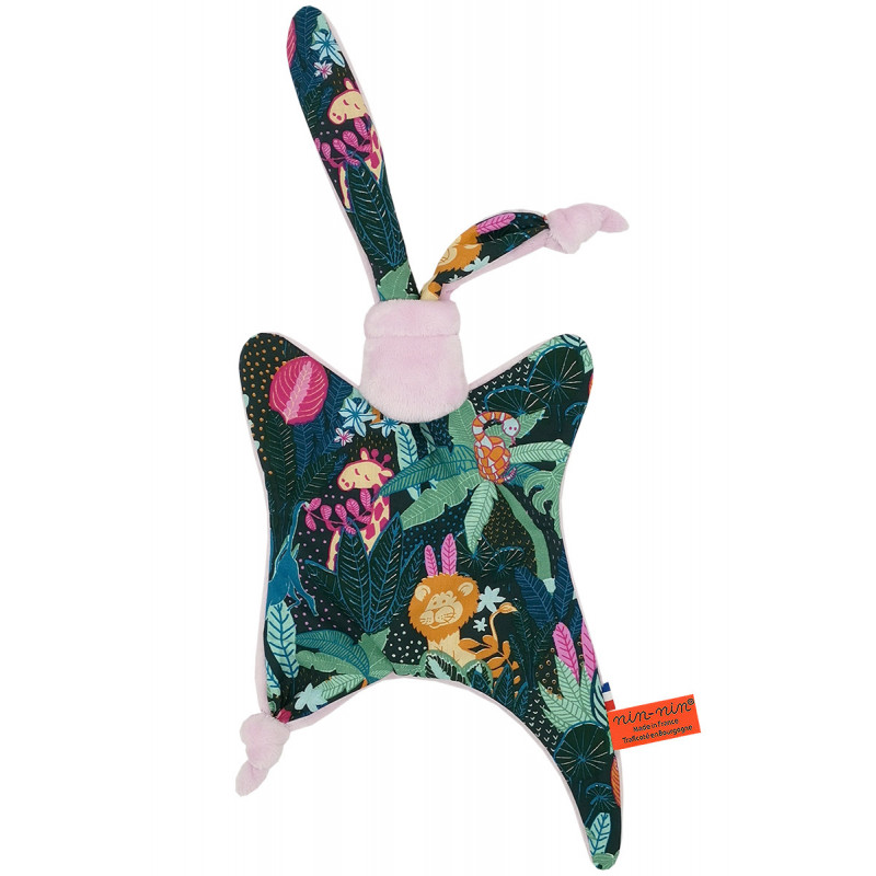 Doudou plat Le Pink Casamance. Cadeau de naissance personnalisable et made in France. Marque Nin-Nin Doudou plat Le Pink Casamance. Cadeau de naissance personnalisable et made in France. Marque Nin-Nin