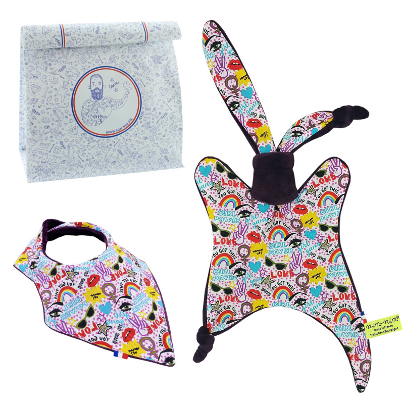 Coffret de naissance doudou et bavoir Girl Power. Original et fabriqué en France. Marque Nin-Nin Coffret de naissance doudou et bavoir Girl Power. Original et fabriqué en France. Marque Nin-Nin