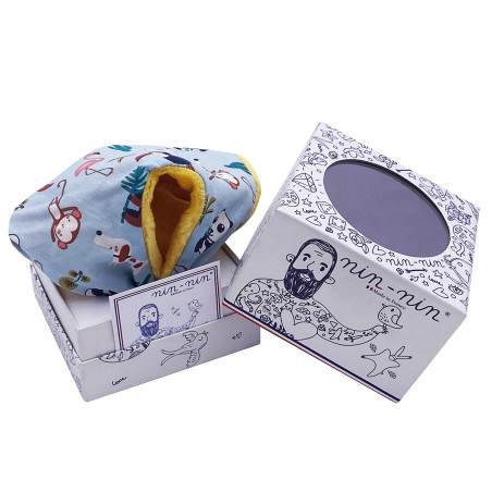 Boite cadeau doudou L'Explorateur Curry. Cadeau de naissance personnalisé et made in France. Doudou Nin-Nin