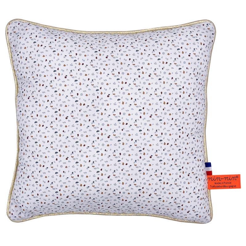 Coussin "Cyprien". Cadeau de naissance original personnalisable et made in France. Nin-Nin Coussin "Cyprien". Cadeau de naissance original personnalisable et made in France. Nin-Nin