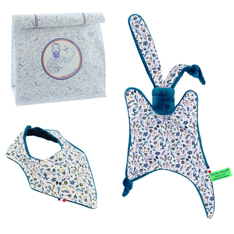 Coffret de naissance doudou et bavoir Mayeul. Original et fabriqué en France. Marque Nin-Nin Coffret de naissance doudou et bavoir Mayeul. Original et fabriqué en France. Marque Nin-Nin