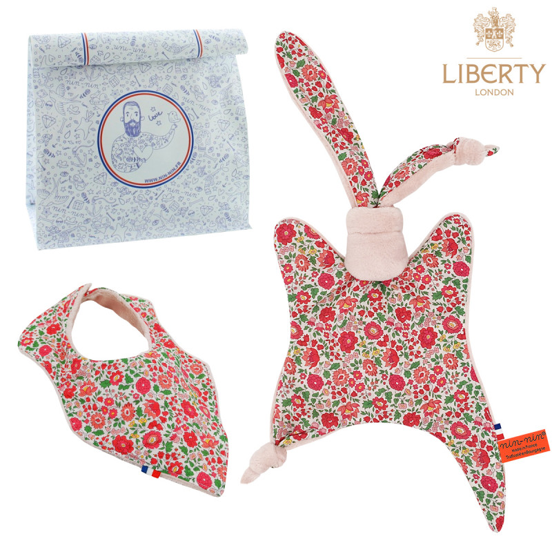 Coffret de naissance doudou et bavoir Joy. Original et fabriqué en France. Marque Nin-Nin Coffret de naissance doudou et bavoir Joy. Original et fabriqué en France. Marque Nin-Nin