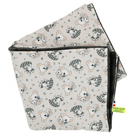 Couverture Le Raccoon personnalisable pour bébé. Couverture fabriquée en France.