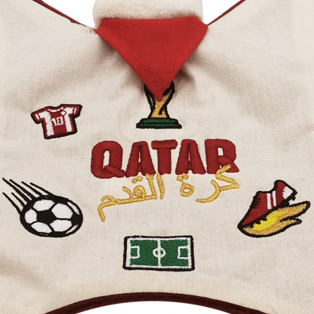 Broderie doudou foot Qatar. Cadeau de naissance personnalisé et made in France. Doudou Nin-Nin