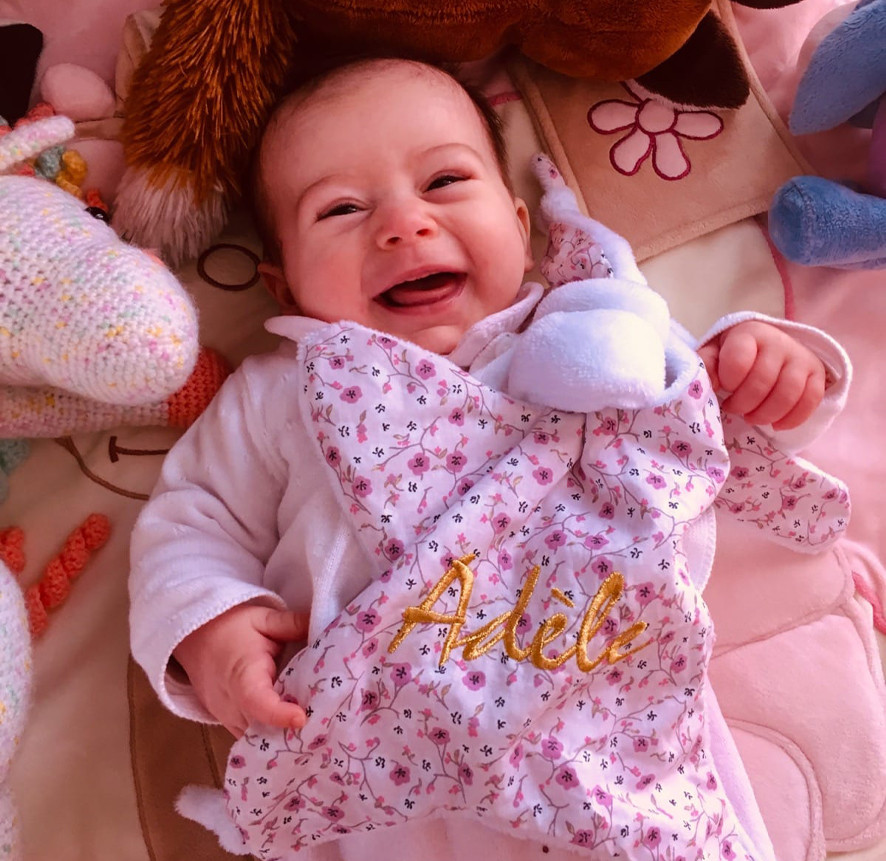 Doudou original personnalisé au prénom de bébé. Originalité garantie et fabrication Française