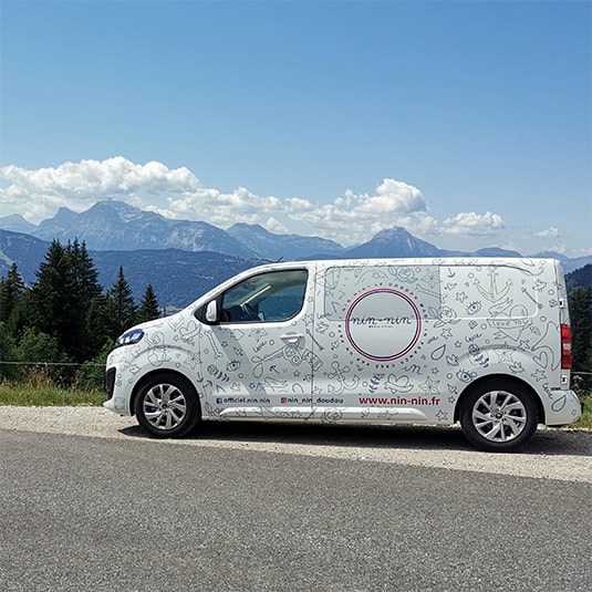 Hugtruck et montagne